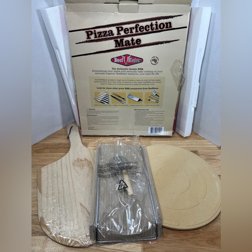 Beefeater Pizza Stone Set Barbecue BBQ Grill Paddle Cutting Wheel Bundle NEW